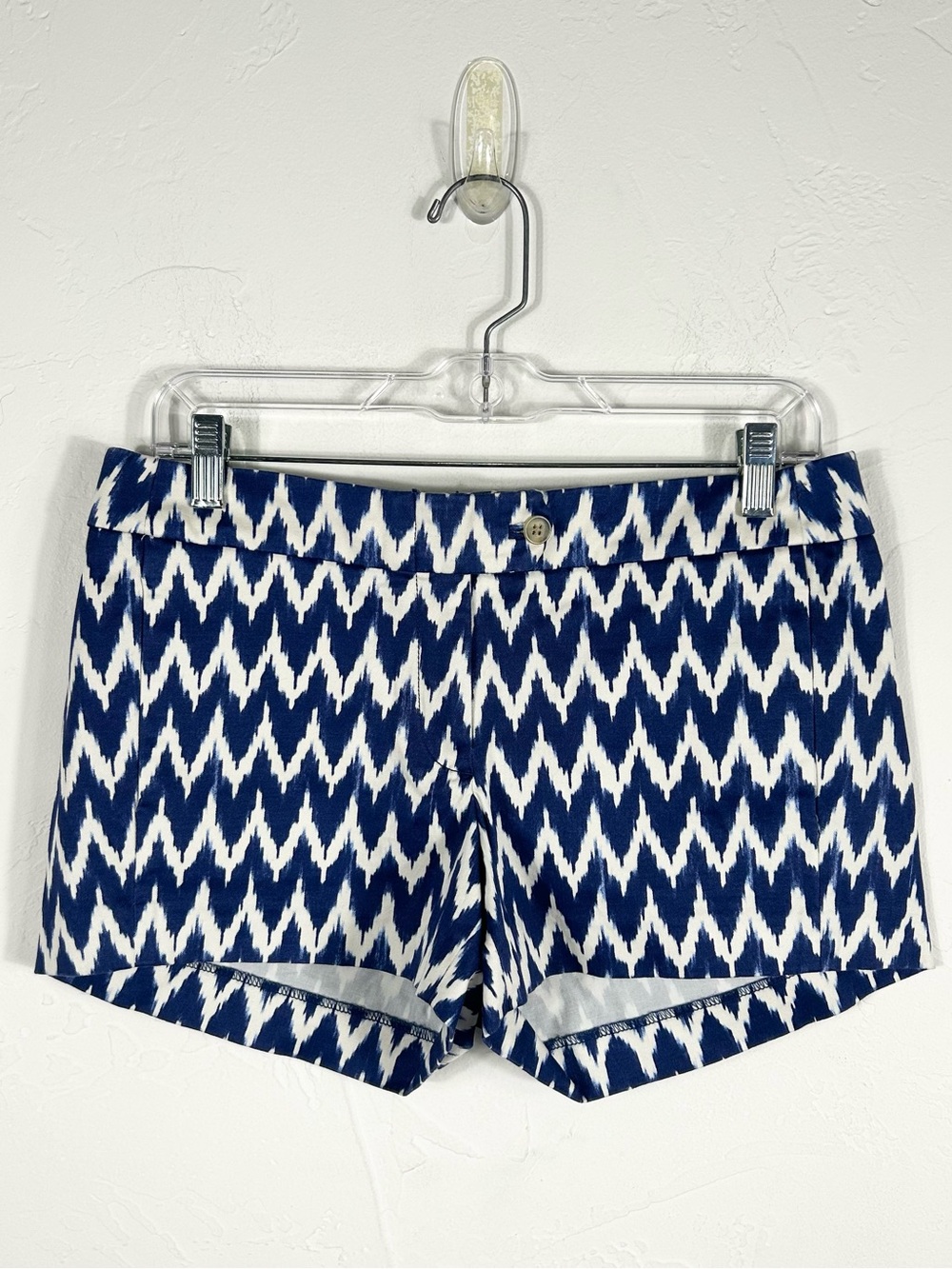 J.Crew Stretch Blue White Ikat Chevron Print Chino Shorts Women's Size 4